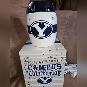 NIB Scentsy BRIGHAM YOUNG Campus Collection Warmer - Navy and White